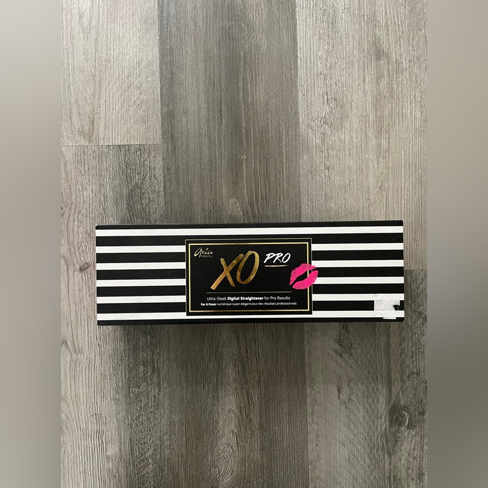 Aria XO Pro Digital Straightener